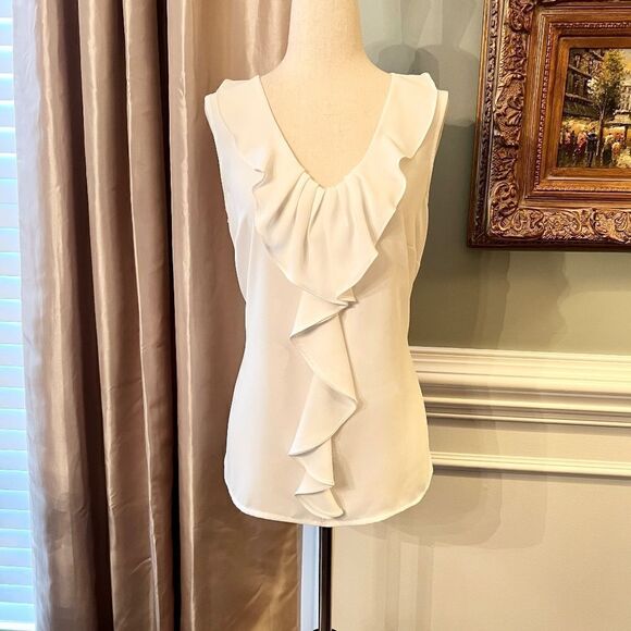 NWOT Women's Kasper Sleeveless Crepe Ruffle V-Neck Blouse Top Shirt White MEDIUM - Picture 2 of 3